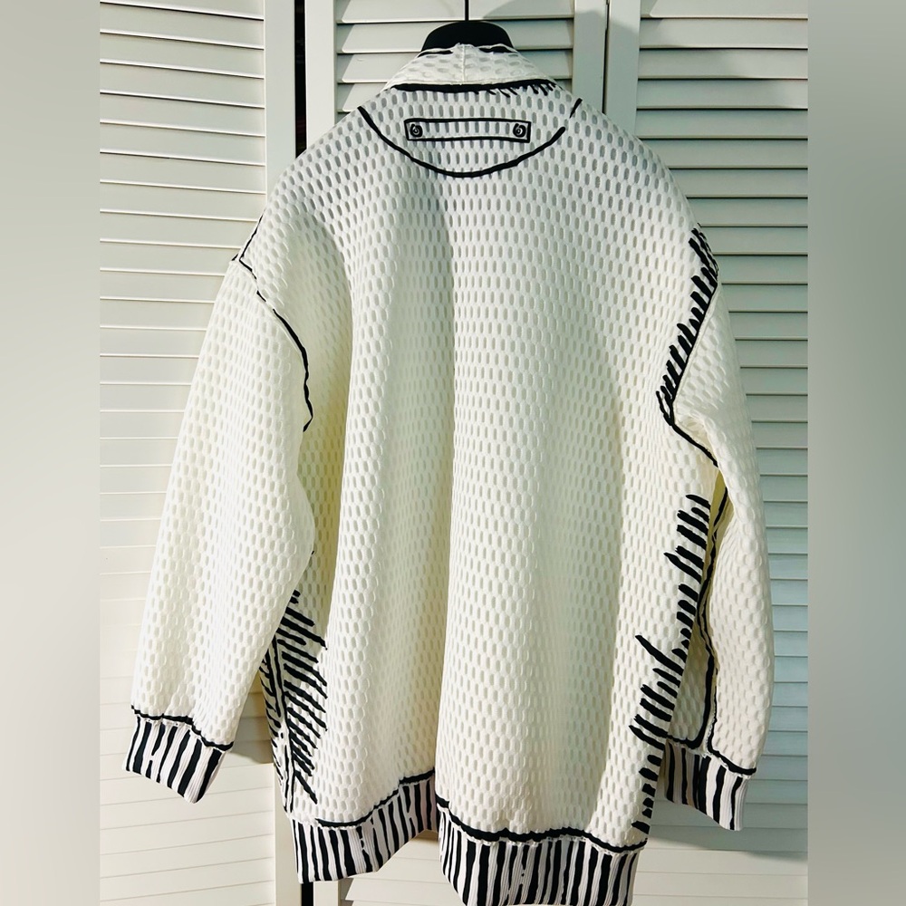 Fendi Textured White and Black Cardigan/jacket - Picture 2 of 8